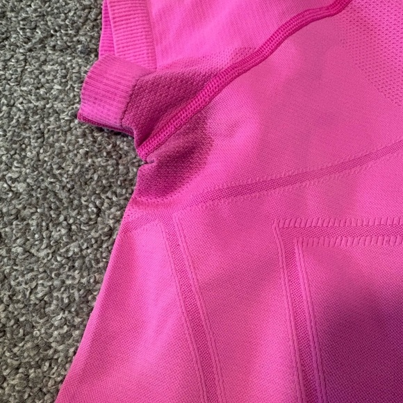 Ivivva Lululemon Pink Athletic Fly Tech Short Sleeve T-Shirt Girls Size Large 14 - Picture 3 of 10